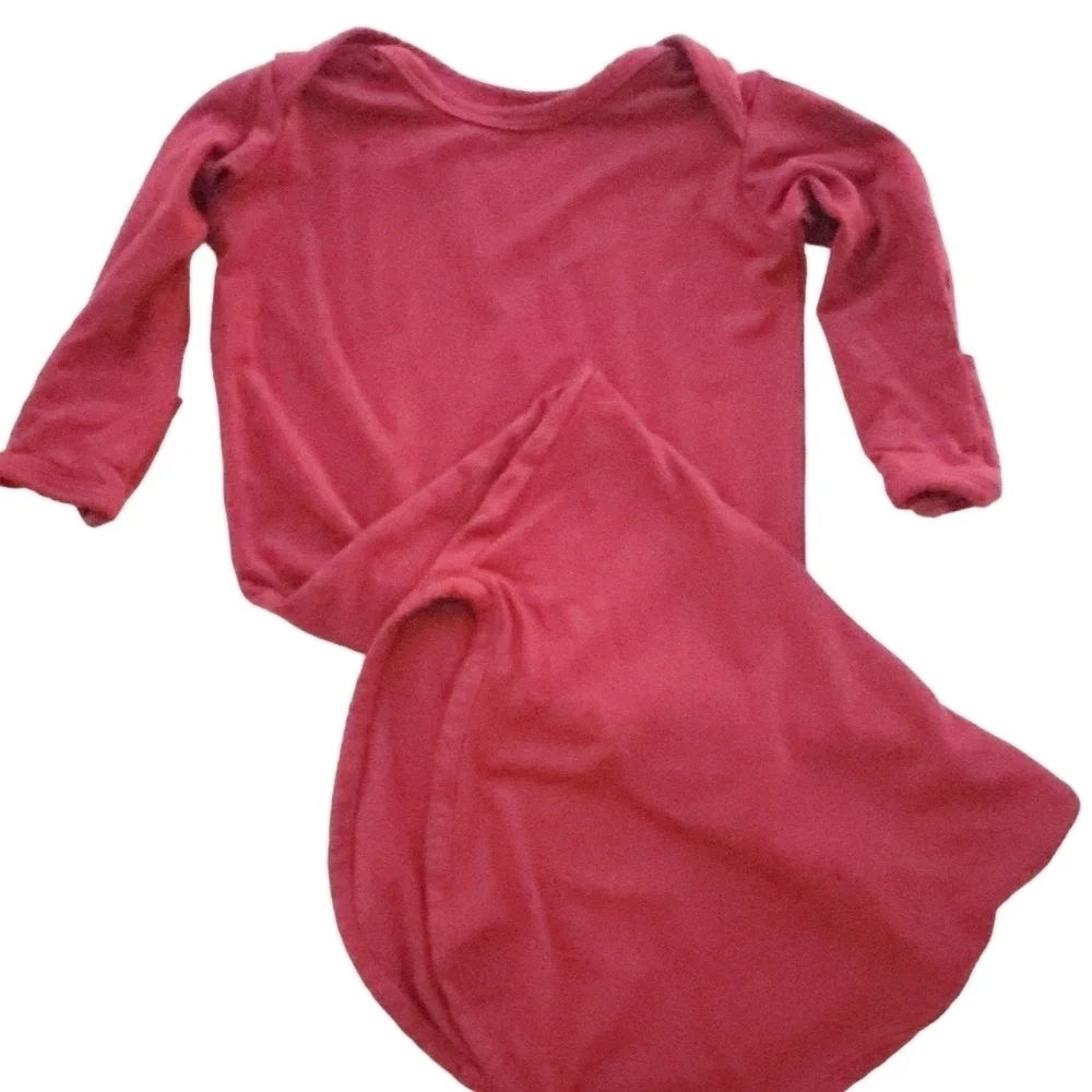 joss + j 2 Piece Knotted Sleeping Gown & Hat Set Maroon Solid Baby 0-3 Months